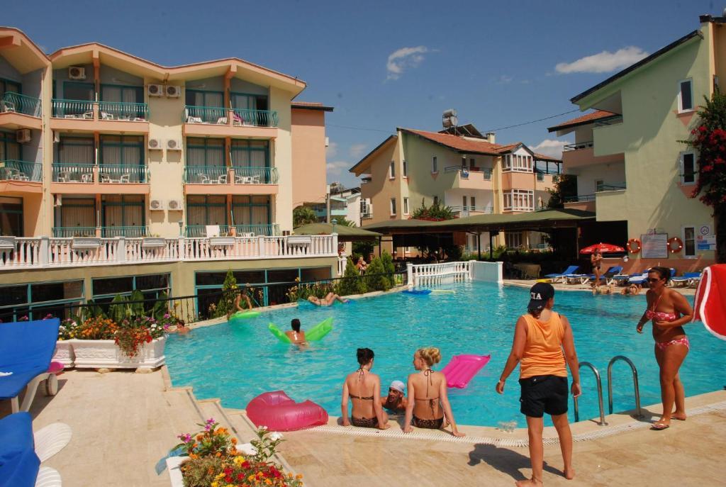 Clover Magic Park Side Hotel Екстериор снимка